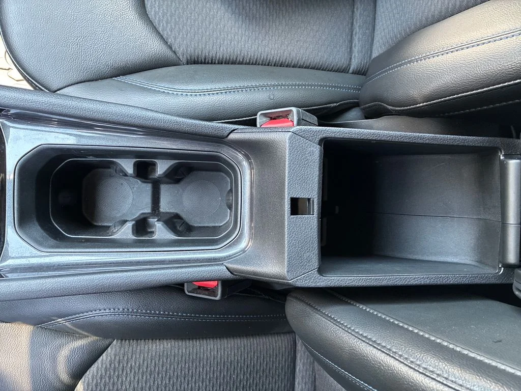 Used 2022 Gray Jeep Latitude image 12