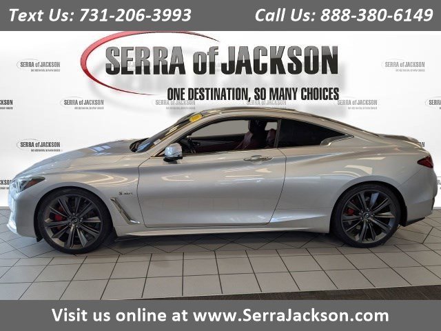Used 2018 Liquid Platinum INFINITI RED SPORT 400 image 1