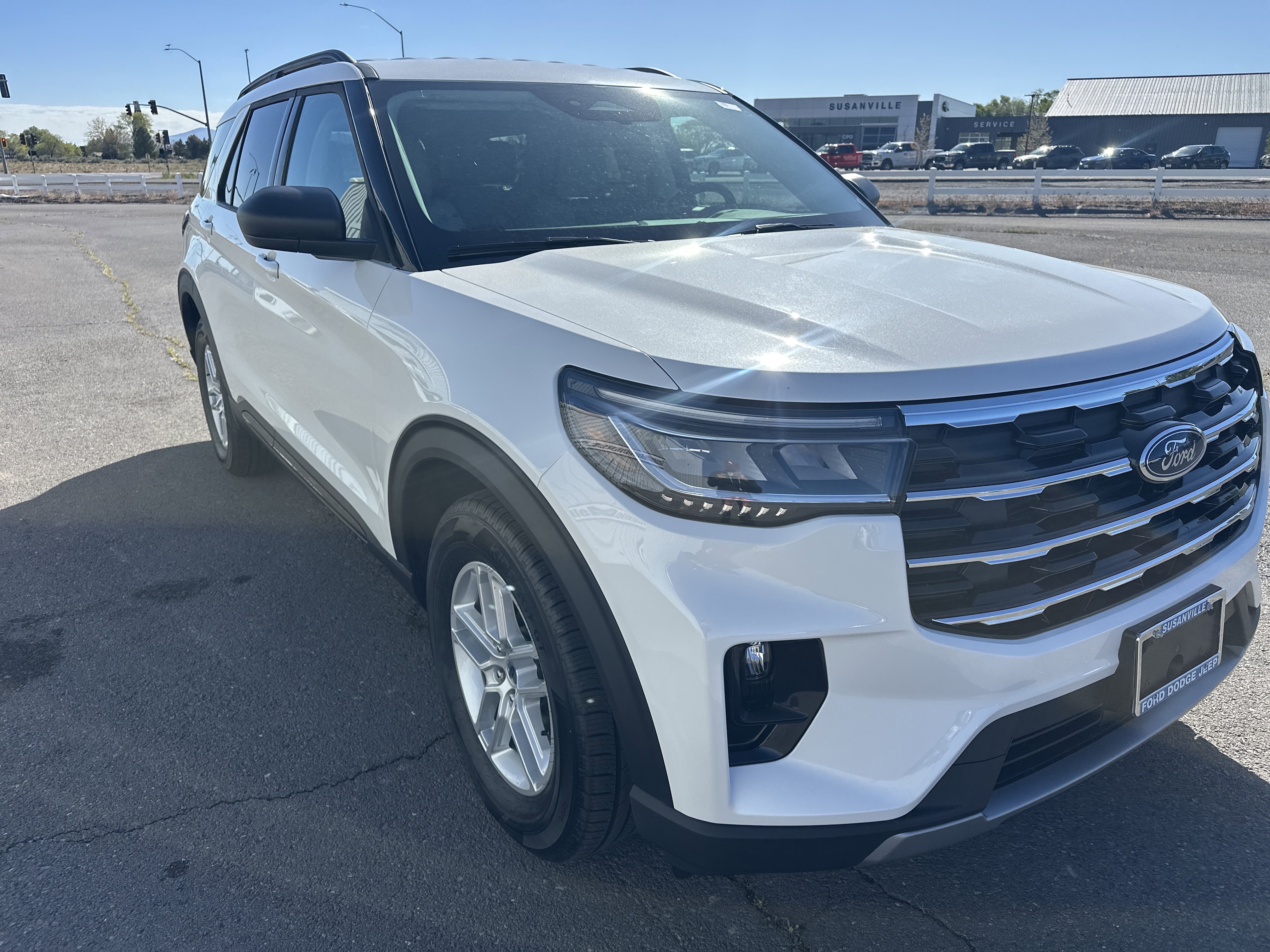 New 2026 Star White Metallic Tri-Coat Ford Active image 7