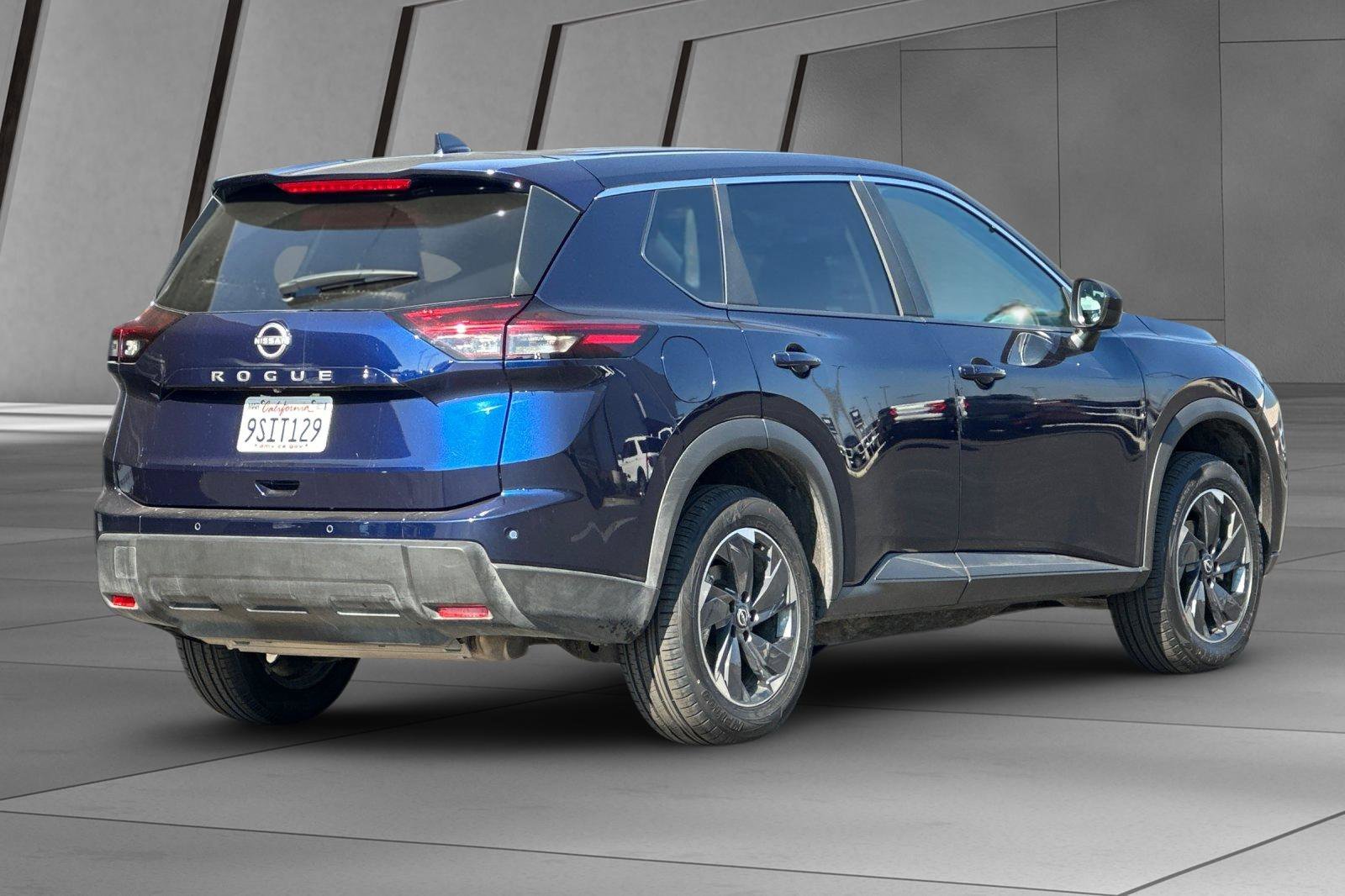 2025 Nissan Rogue SV photo 3