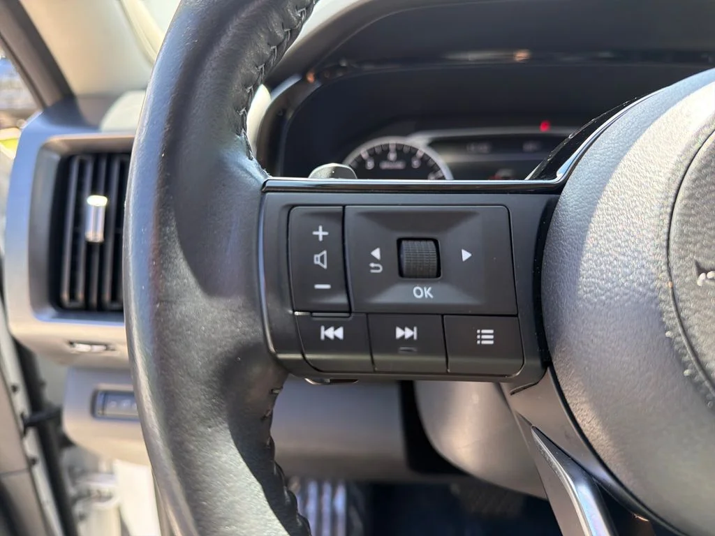 Certified Used 2023 White Nissan SL image 28