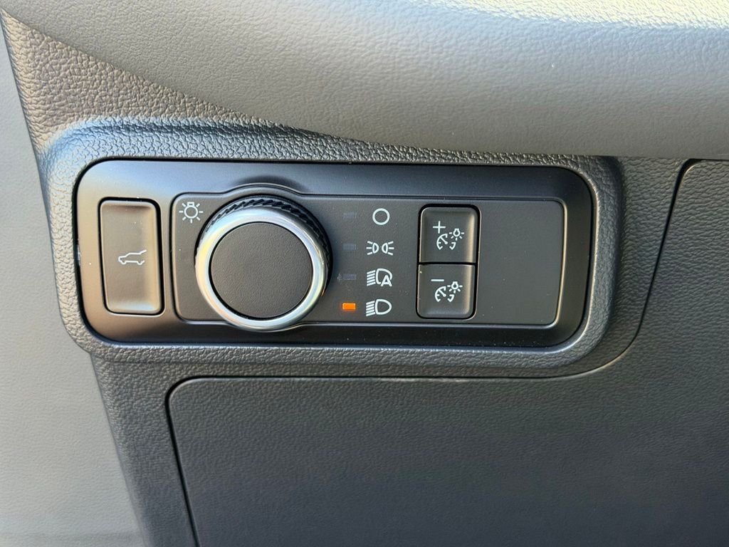 New 2027 Carbonized Gray Metallic Ford Active image 29