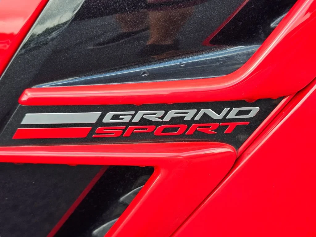 Used 2018 TORCH RED Chevrolet Grand Sport 1LT image 7