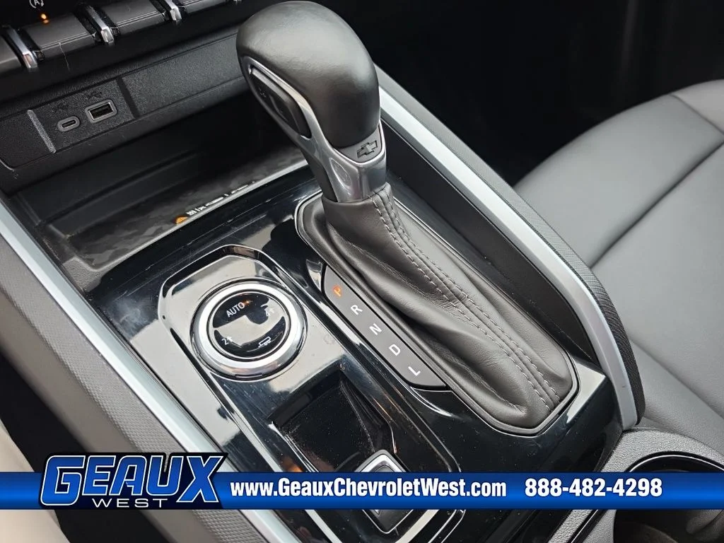 Used 2025 Gray Chevrolet LT image 17