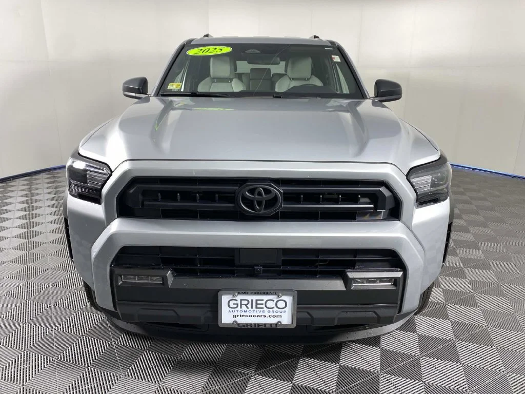 Used 2025 Cutting Edge Toyota SR5 image 3