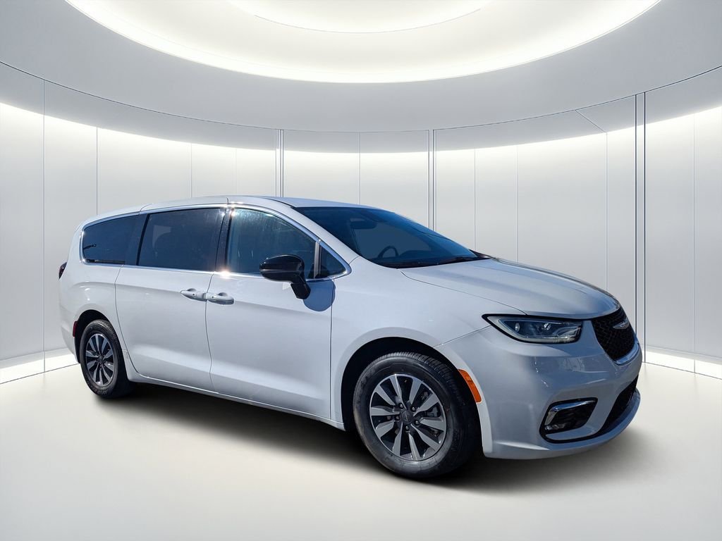 2024 Chrysler Pacifica PHEV Select