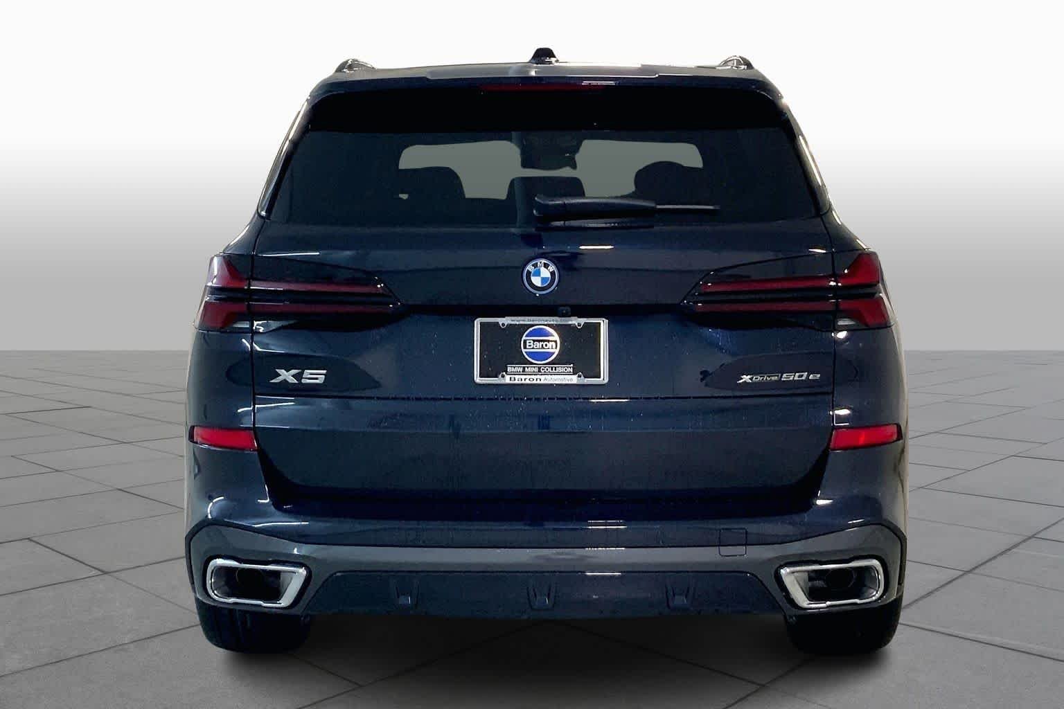 New 2026 Carbon Black Metallic BMW xDrive50e image 4