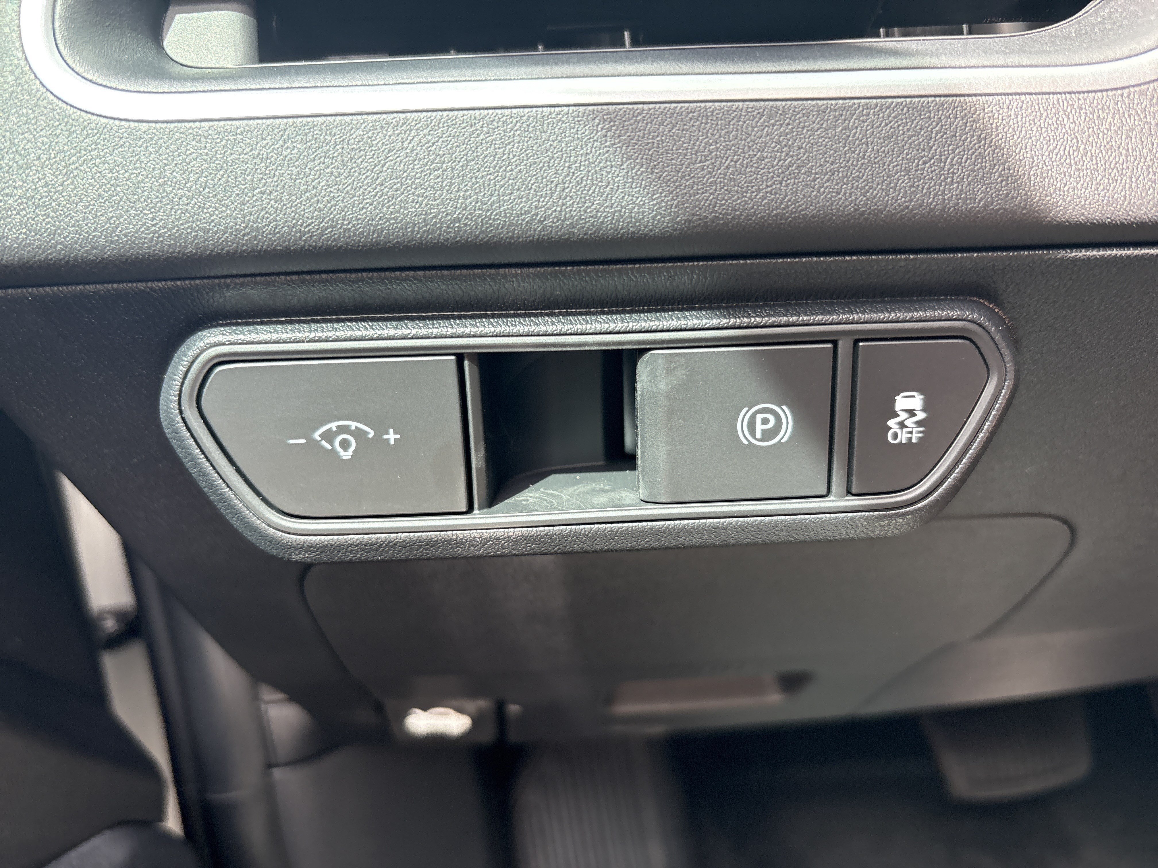 New 2026 Snow White Pearl Kia LXS image 16