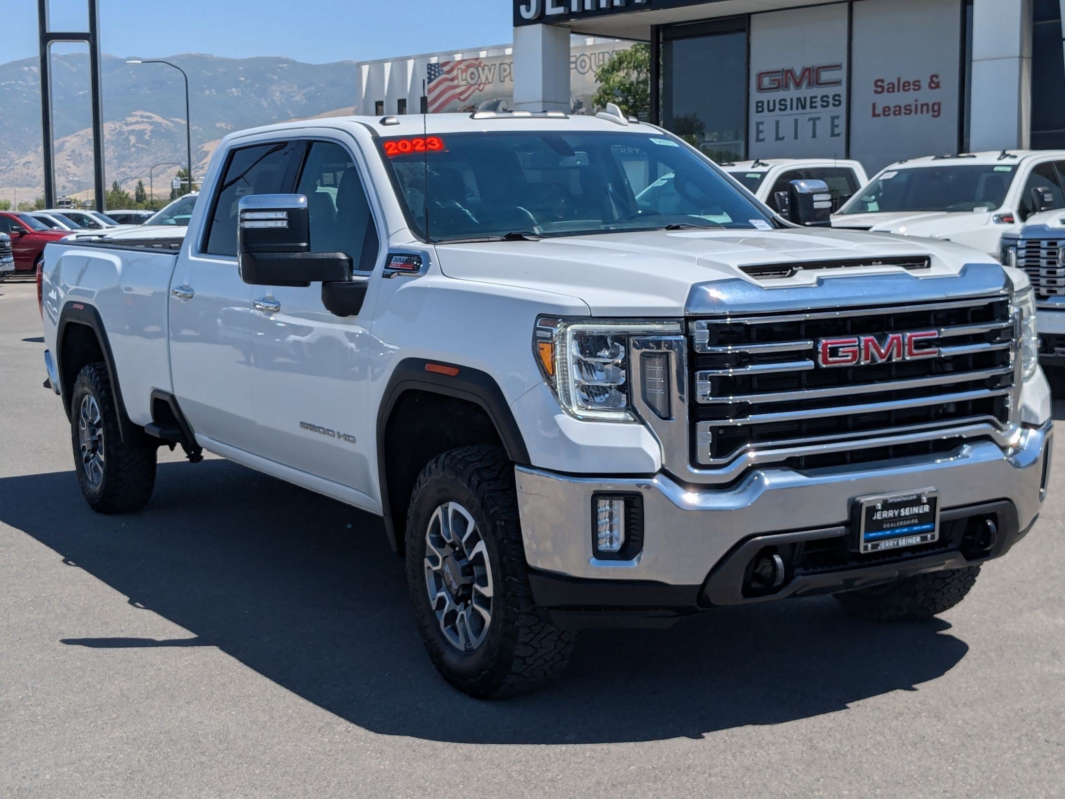 Used 2023 SUMMIT WHITE GMC SLT image 7