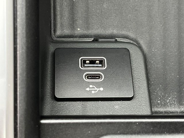 Used 2026 Agate Black Metallic Ford Active image 31