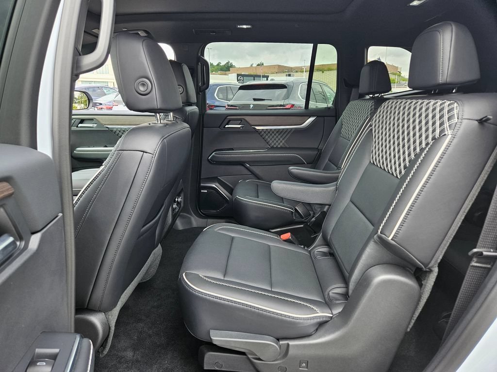 2026 GMC Acadia Denali - Photo 11