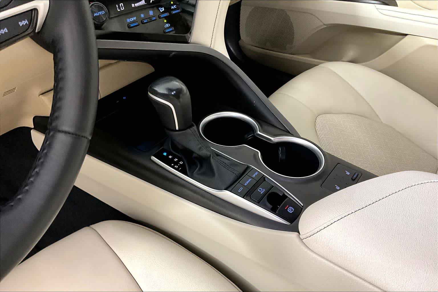 Used 2023 Wind Chill Pearl Toyota XLE image 15