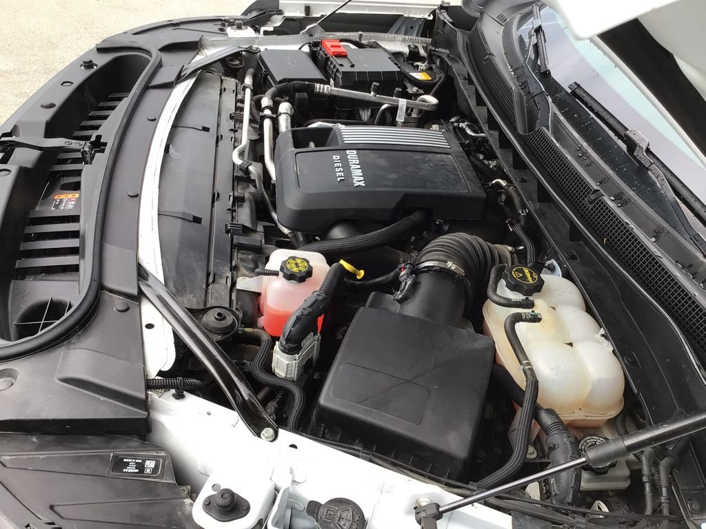 Used 2024 White Chevrolet Premier image 44