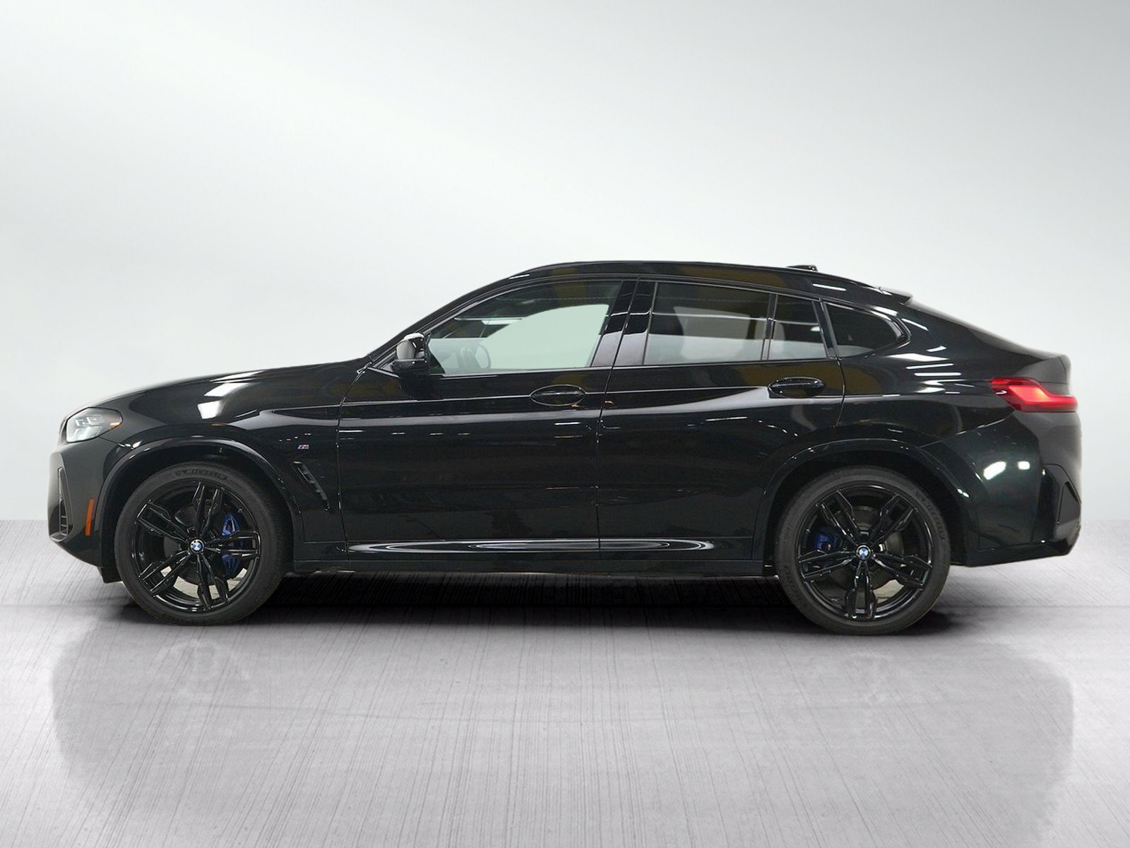 Used 2023 BMW X4 M40i with VIN 5UX43DT05P9P92906 for sale in South Saint Paul, Minnesota