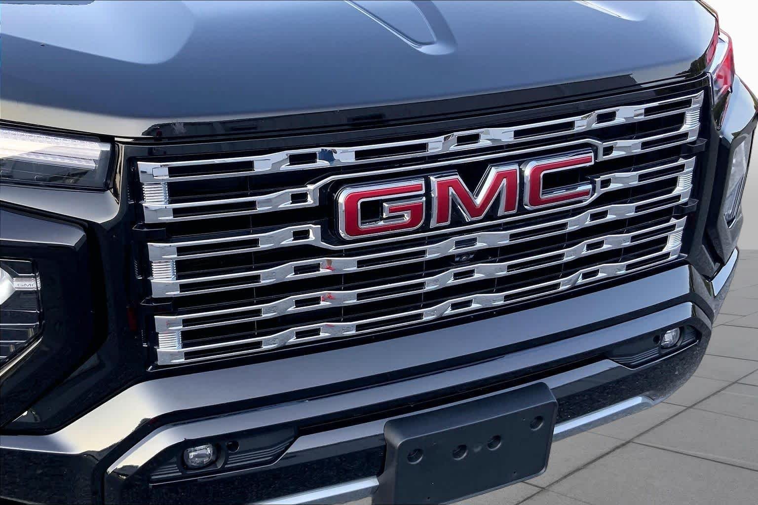 Used 2026 Onyx Black GMC 4WD Denali image 29