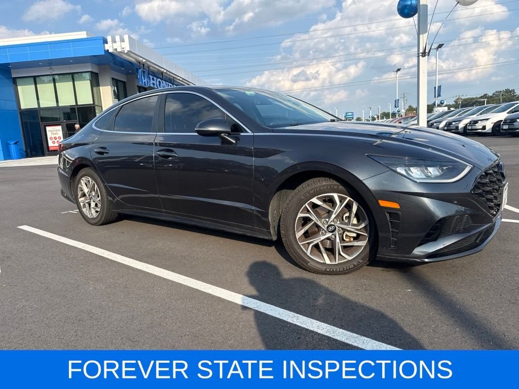 Used 2021 Gray Hyundai SEL image 4