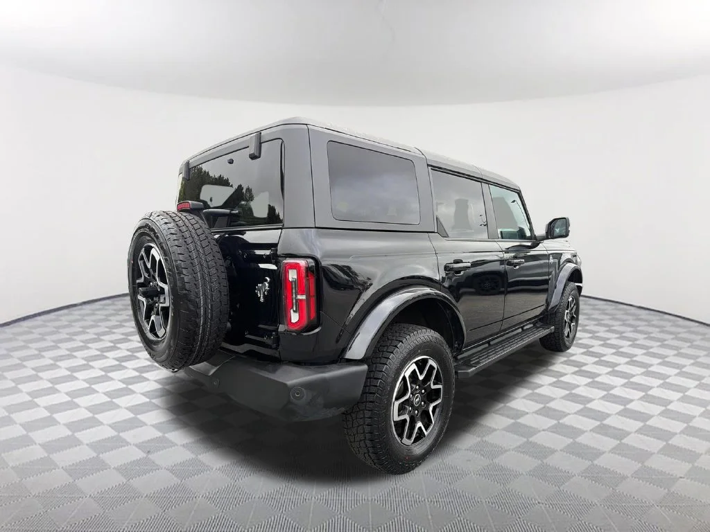 Used 2024 Black Ford Outer Banks image 5
