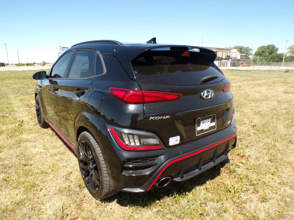 Used 2022 Ultra Black Hyundai Base image 6