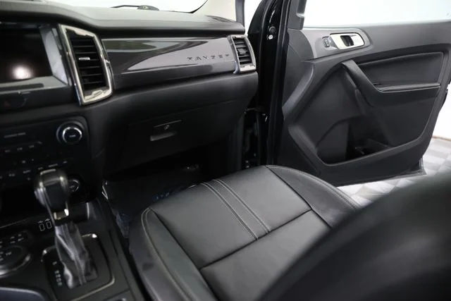 Used 2020 Black Ford Lariat image 24