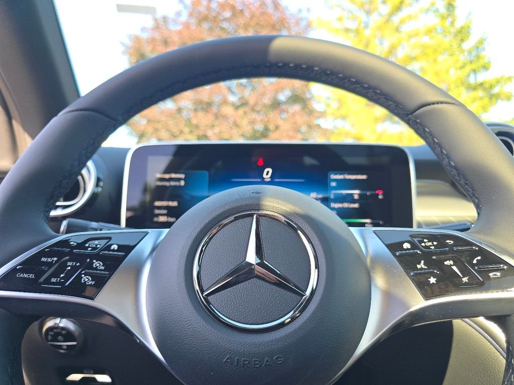 New 2026 MANUFAKTUR Patagonia Red Metallic Mercedes-Benz GLC 300 image 27
