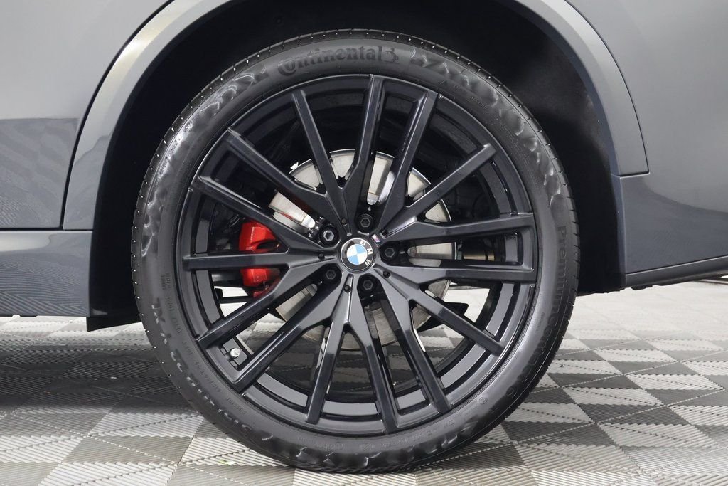 Certified Used 2026 Dravit Grey Metallic BMW xDrive40i image 16