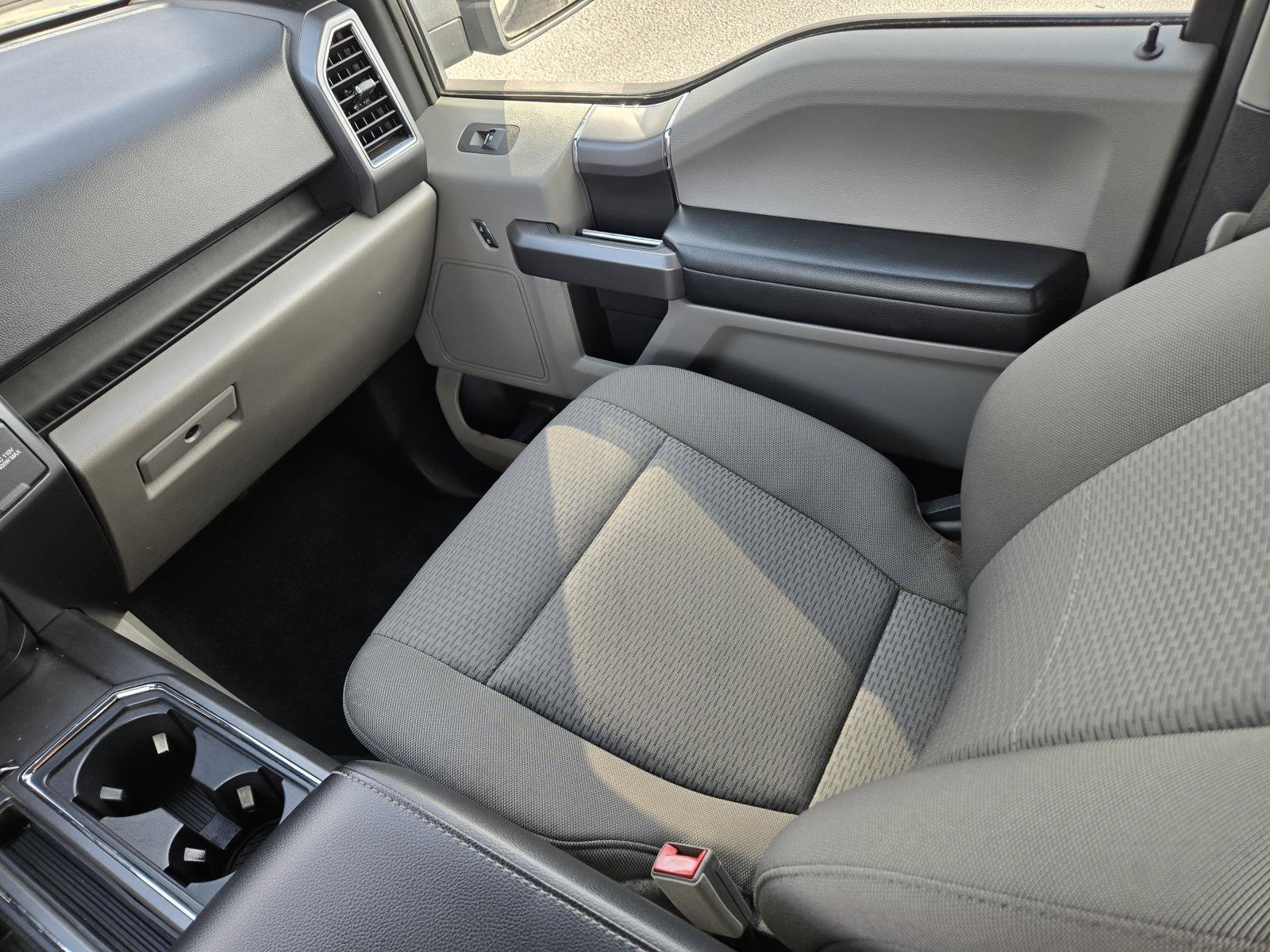 Used 2020 Black Ford XLT image 20