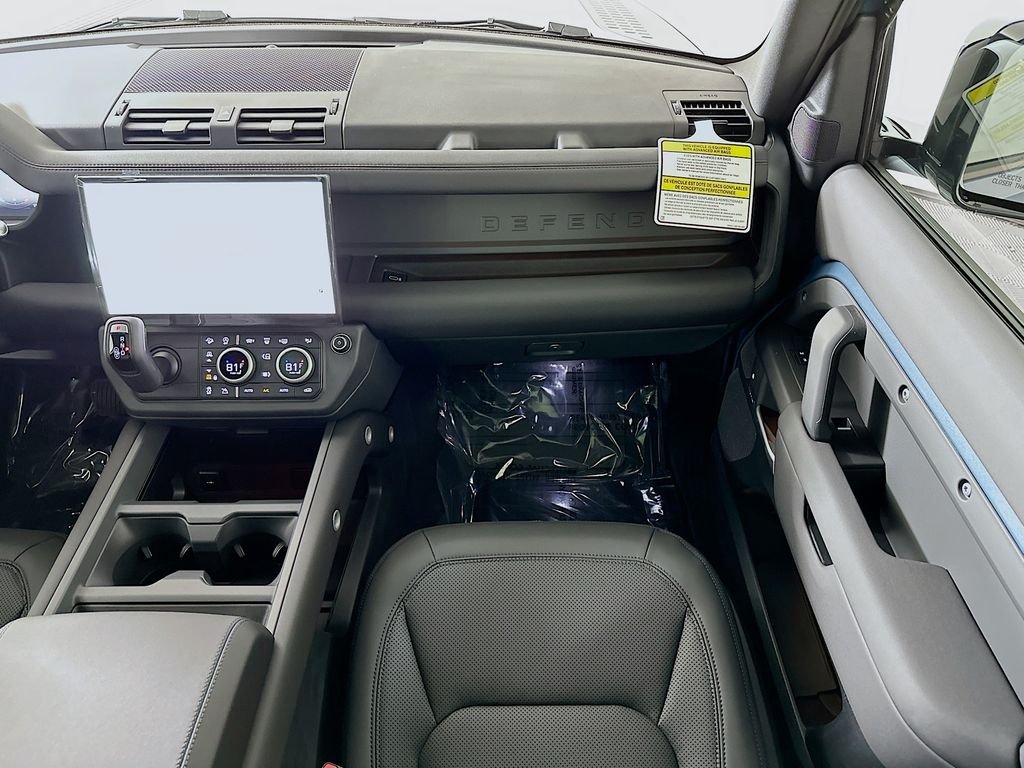 Used 2026 Tasman Blue Land Rover S image 25