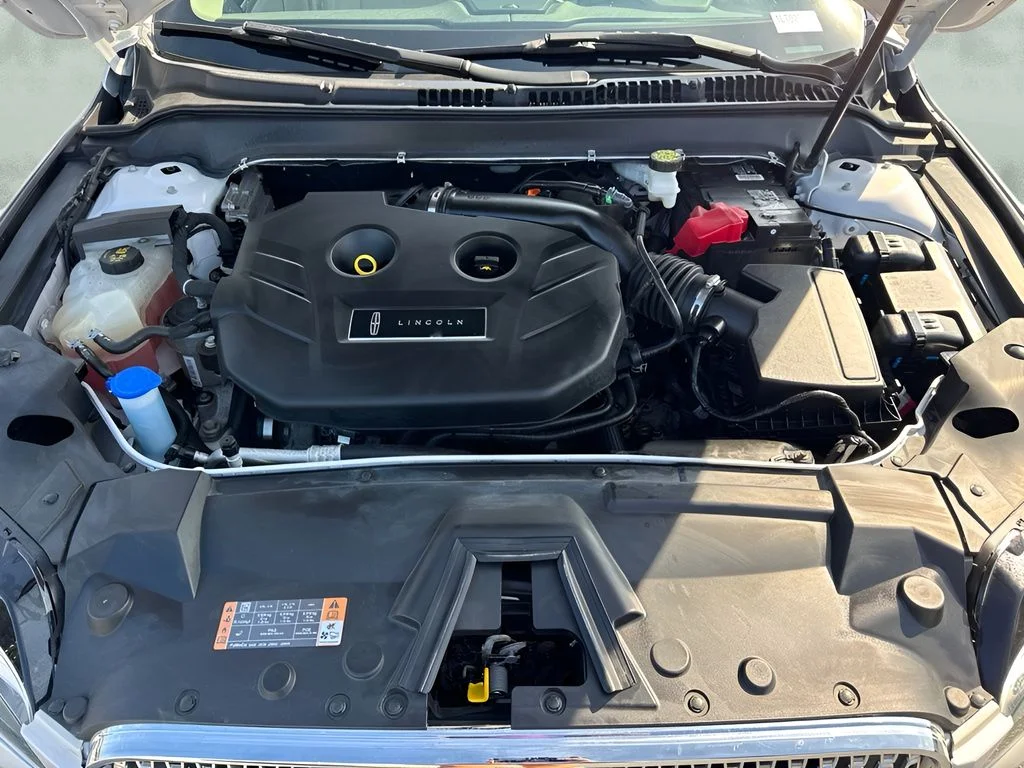 Used 2019 White Lincoln Reserve image 35