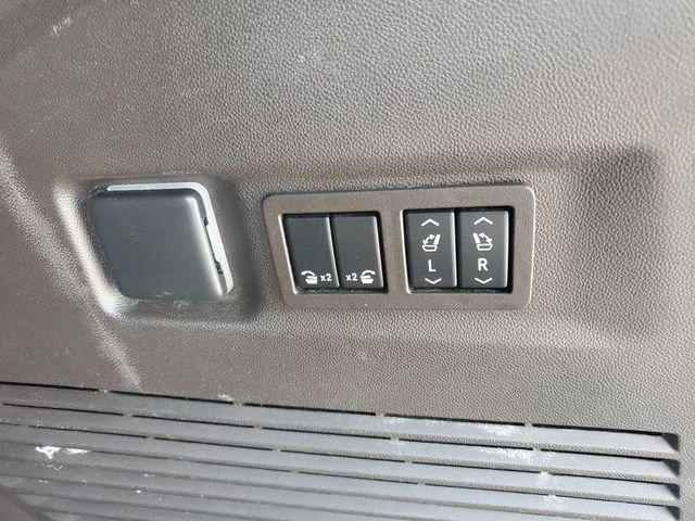Used 2022 Hunter Metallic GMC Denali image 32
