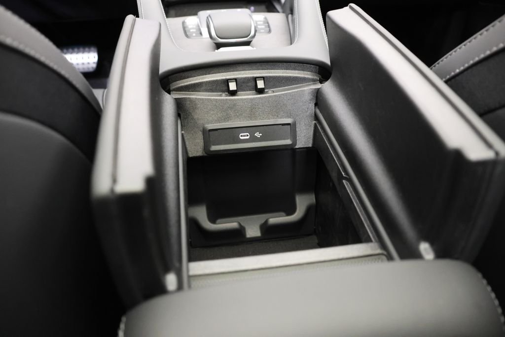 New 2027 Obsidian Black Metallic Mercedes-Benz  image 31