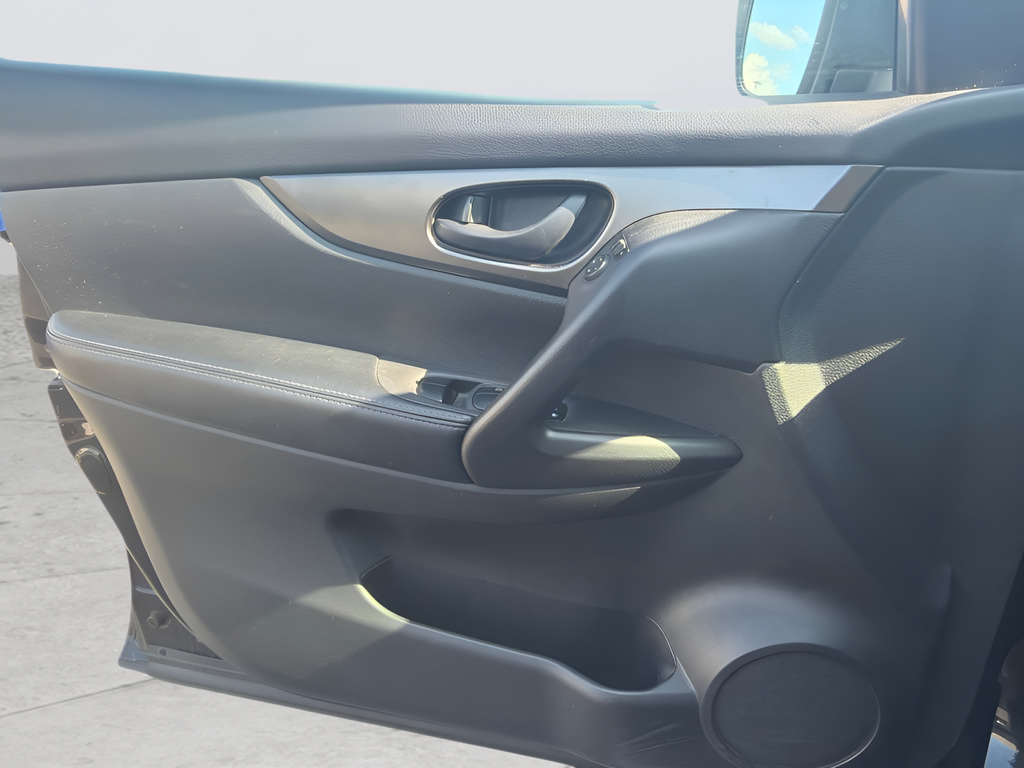 Used 2020 Black Nissan S image 5