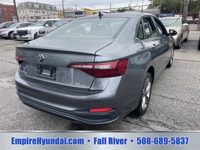 2024 Volkswagen Jetta SE - Photo 8