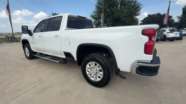 Used 2024 Summit White Chevrolet LT image 6