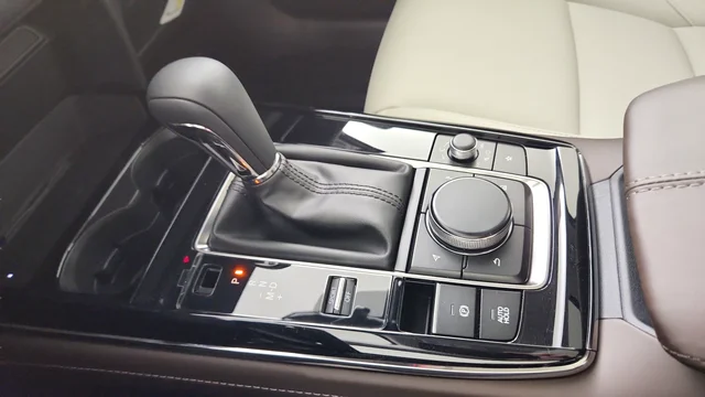 2025 Mazda CX-30 Turbo Premium Plus - Photo 17