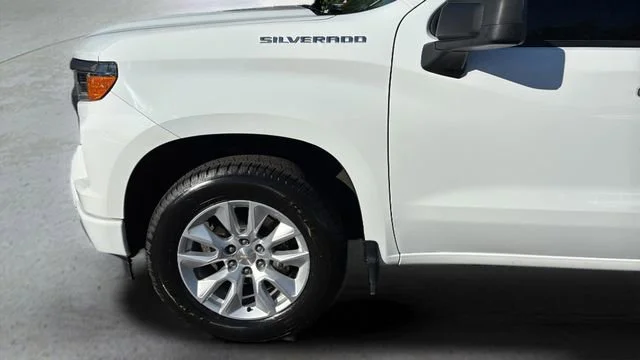 Used 2022 Summit White Chevrolet Custom image 33