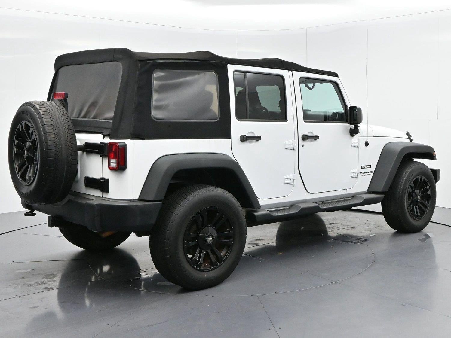 Used 2015 Bright White Clearcoat Jeep Sport image 7