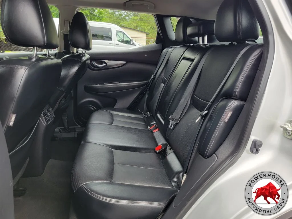 Used 2021 Silver Nissan SL image 15
