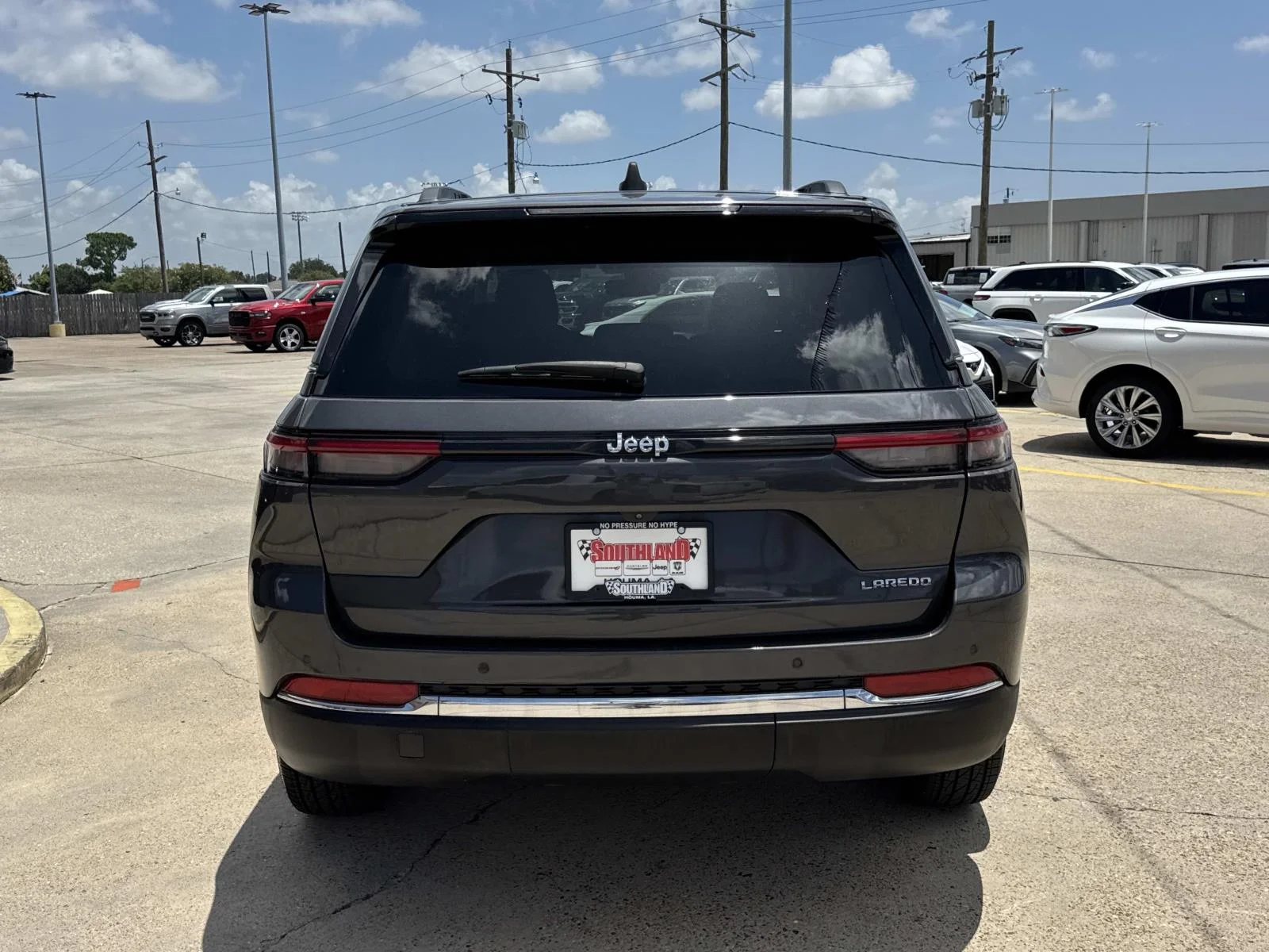 Used 2024 Baltic Gray Metallic Clearcoat Jeep Laredo image 6