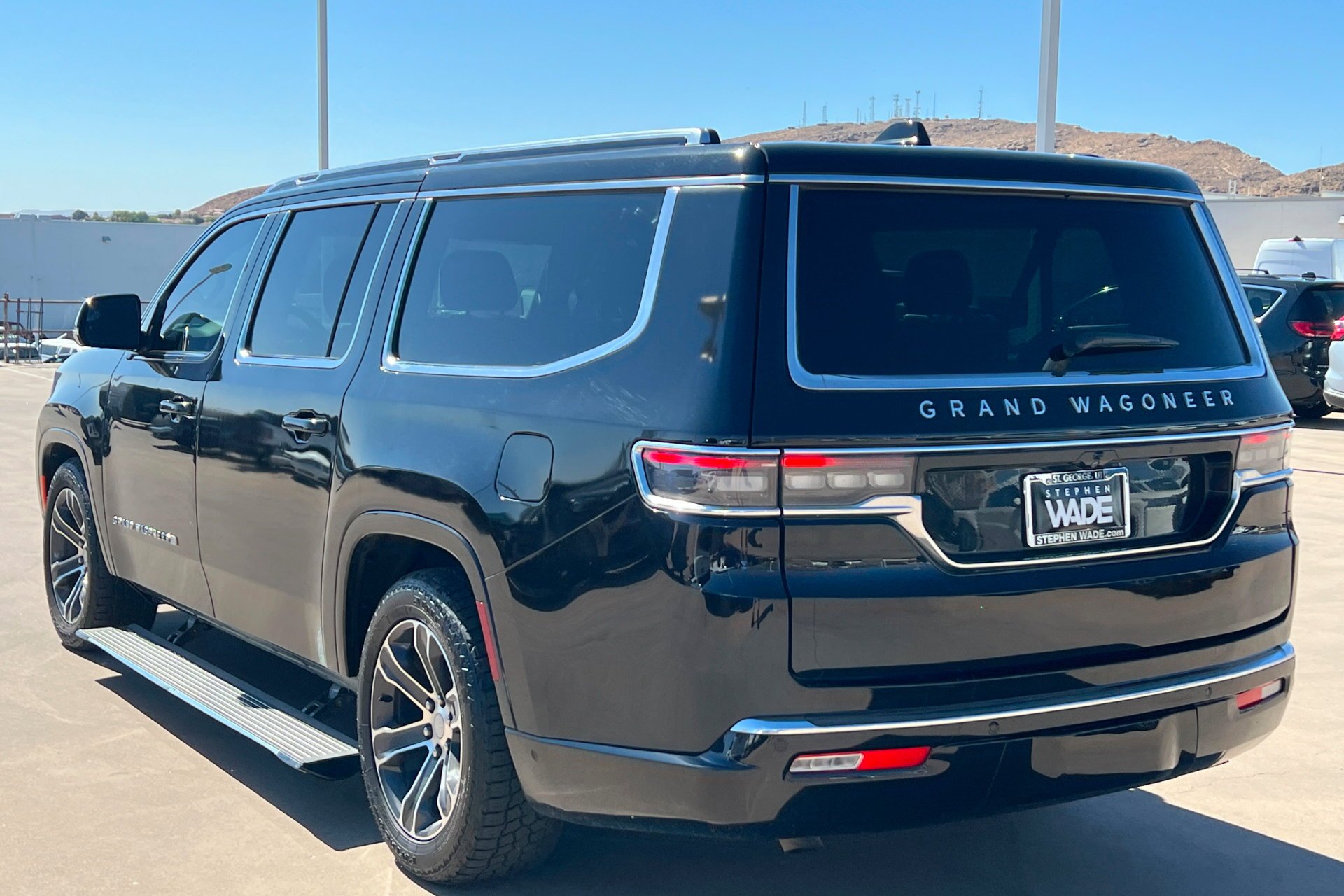 Used 2024 Diamond Black Crystal Pearlcoat Jeep Base image 3