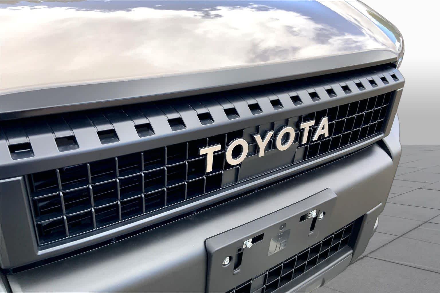 Used 2027 Meteor Shower Toyota 1958 image 27