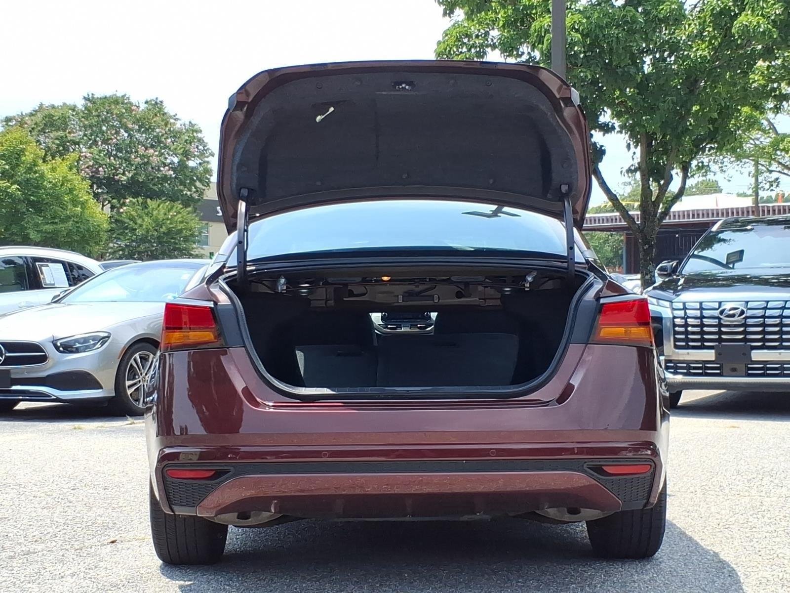 Used 2024 Garnet Pearl Metallic Nissan 2.5 SV image 30