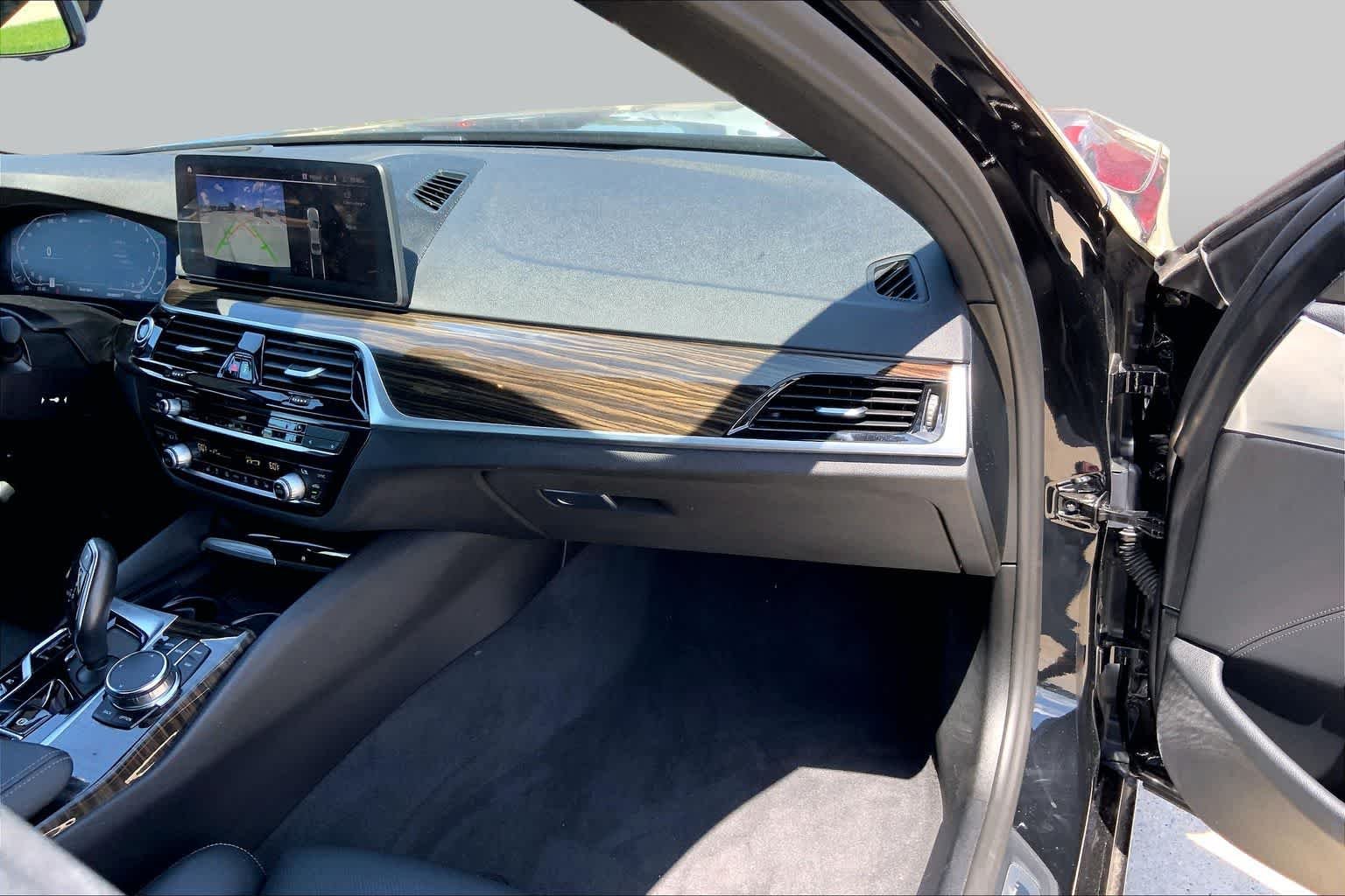 Used 2023 Black Sapphire Metallic BMW 530e xDrive image 19