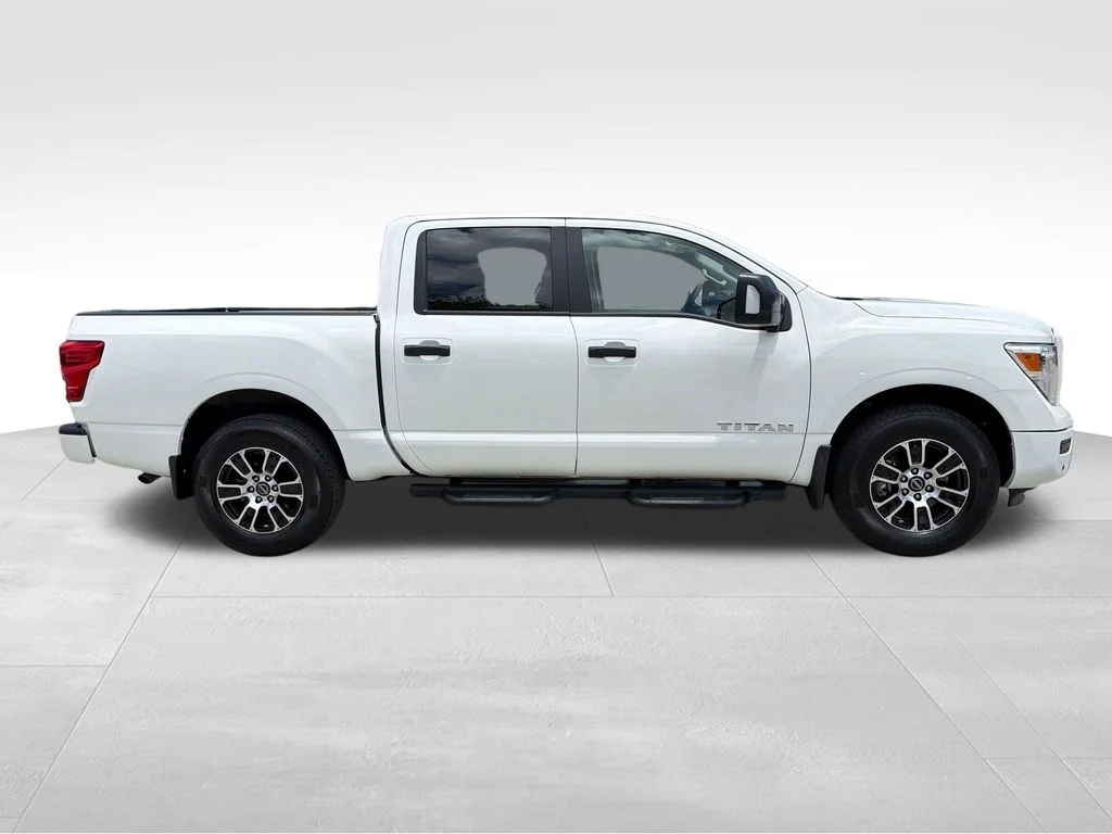2024 Nissan Titan SV - Photo 9