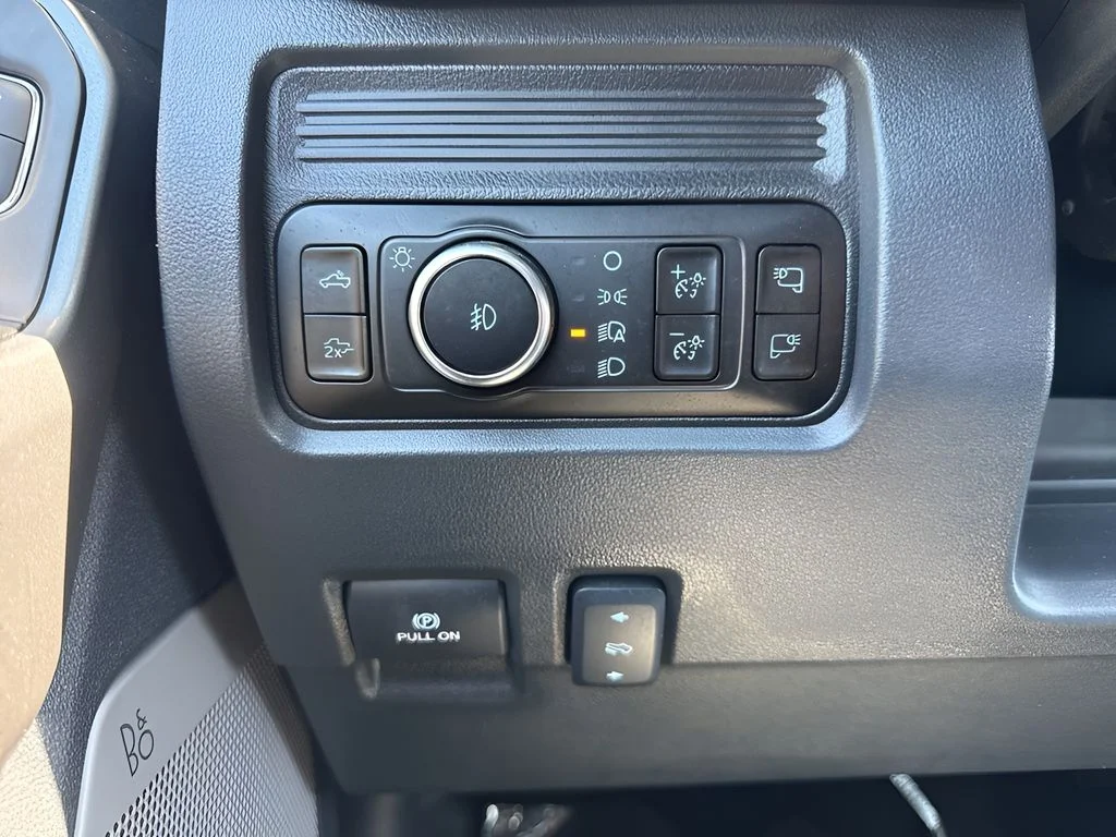 Used 2026 Blue Ford Lariat image 25