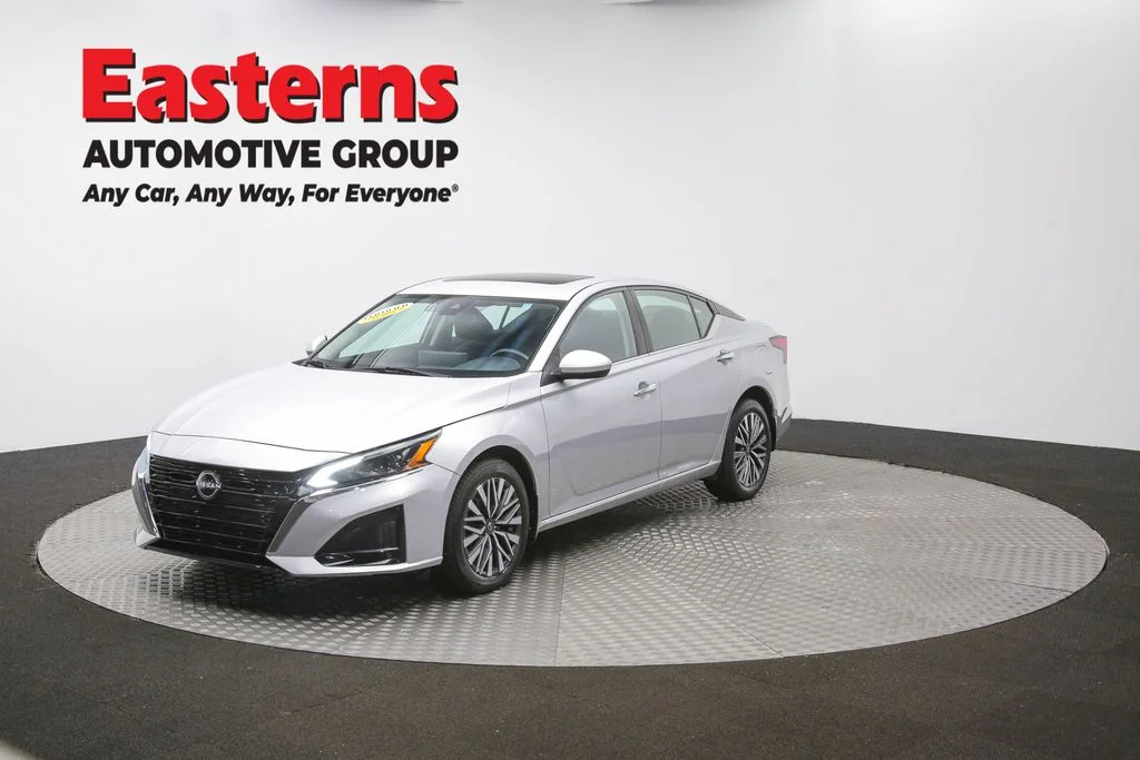 Used 2023 Silver Nissan 2.5 SV image 58