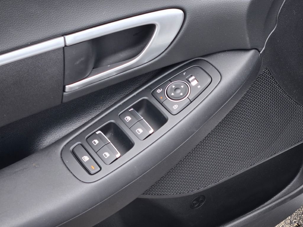 Used 2026 White Hyundai SE image 19