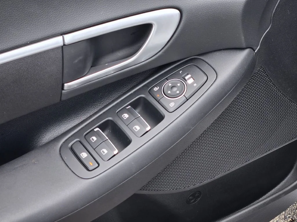 Used 2026 White Hyundai SE image 19