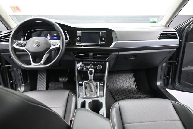 Used 2023 Platinum Gray Metallic Volkswagen 1.5T SE image 14