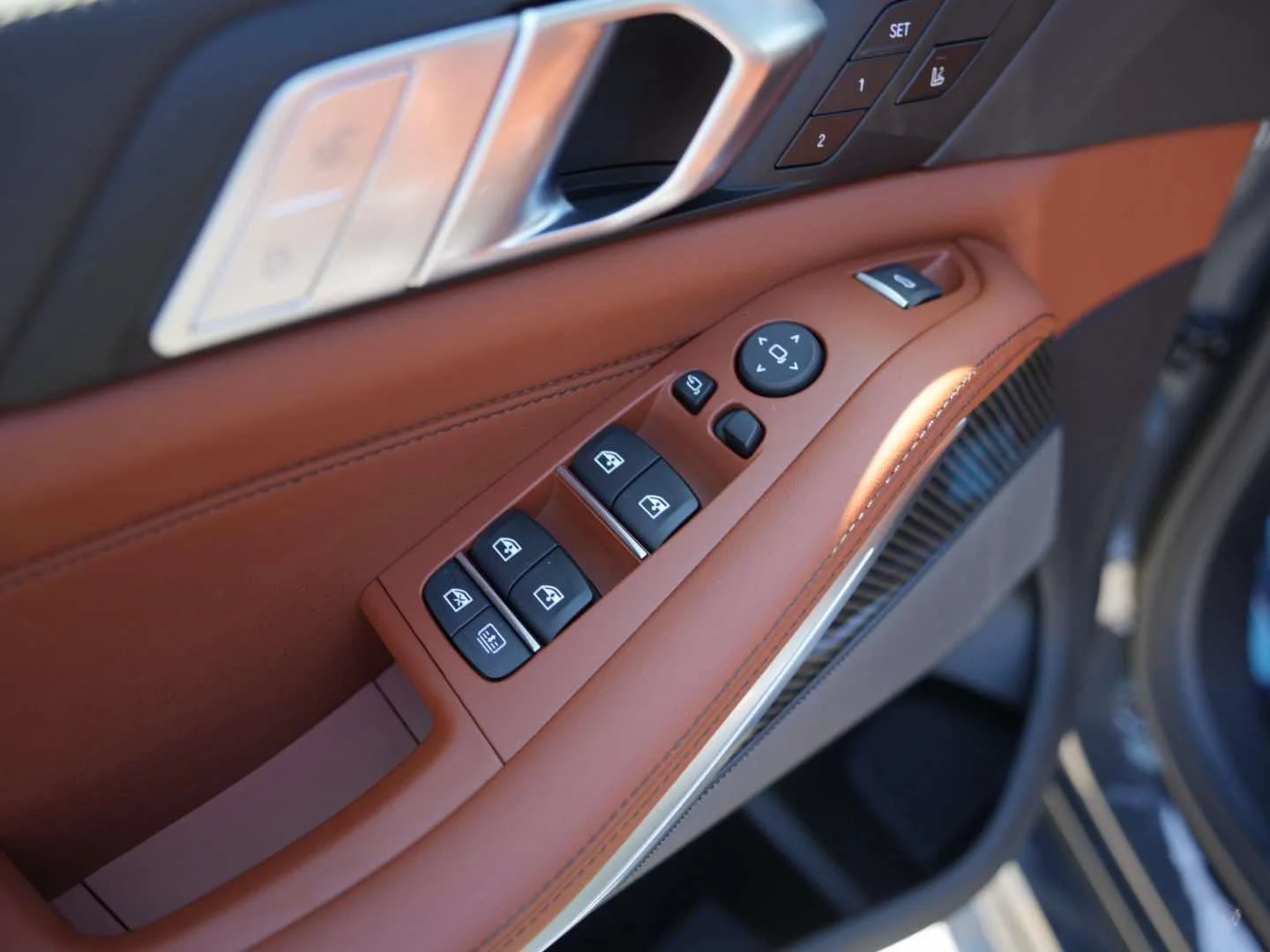 New 2027 Dravit Grey Metallic BMW M60i image 14