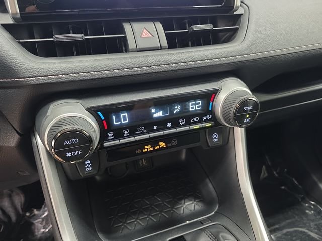 Certified Used 2025  Toyota XLE image 21